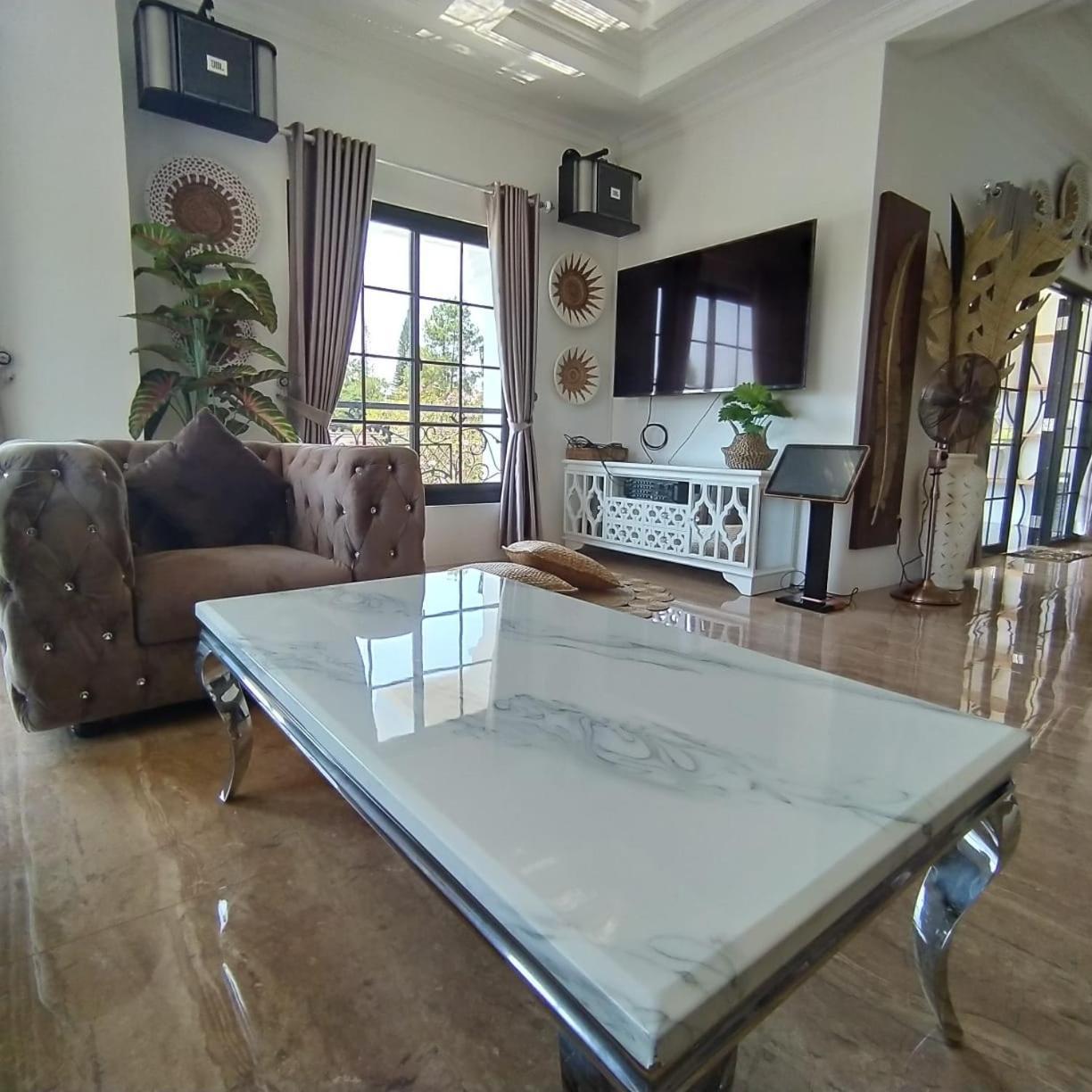 Villa Kota Bunga Malini 7 Cinengangirang Extérieur photo