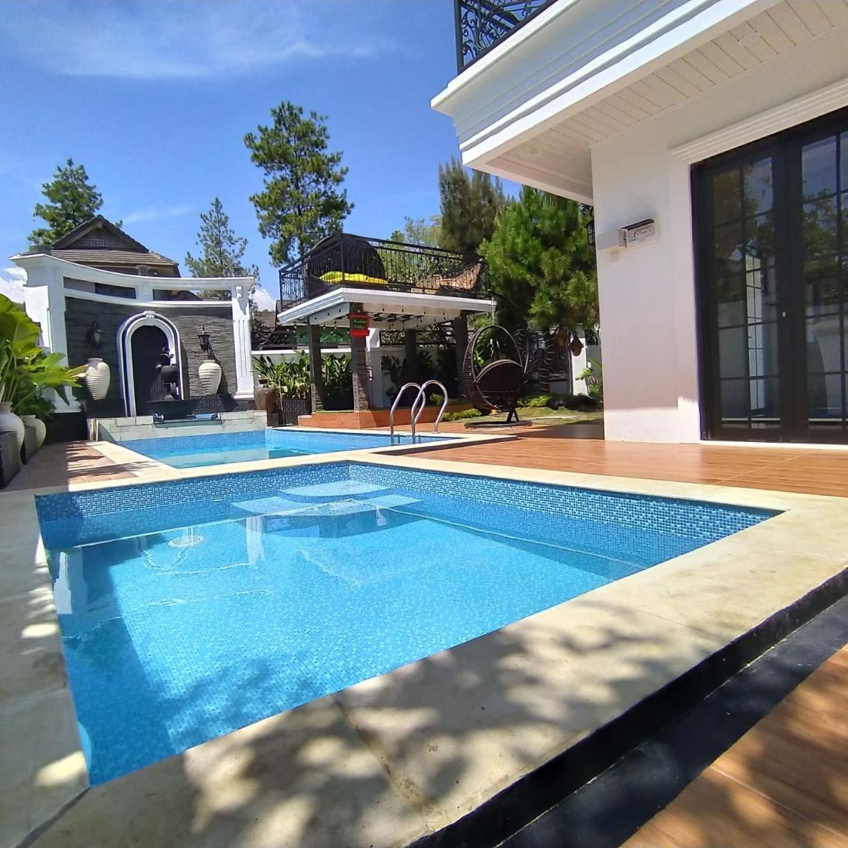 Villa Kota Bunga Malini 7 Cinengangirang Extérieur photo