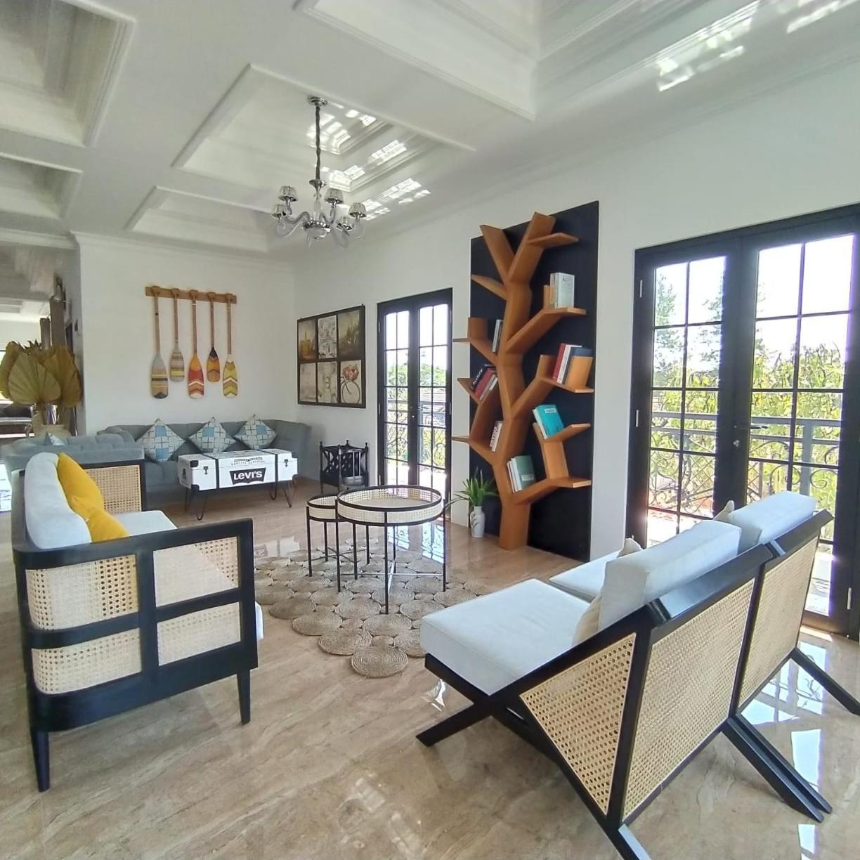 Villa Kota Bunga Malini 7 Cinengangirang Extérieur photo